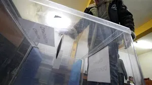 Duminică, 30 noiembrie 2008 / 07:01:19 - Alegeri parlamentare: PDL şi PSD aproape la egalitate