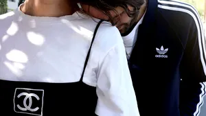 Influencer-ul care nu există cu adevărat: cântă, face reclamă unor brand-uri precum Chanel sau Prada şi are peste 500.000 de fani