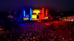 Dan Negru, Irina Baianț și Fanfara Reprezentativă a Forțelor Navale au celebrat Ziua Imnului Național la NIBIRU, în fața a 25.000 de oameni (P)