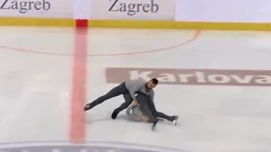 IMAGINILE ZILEI: Momente de coşmar în patinajul artistic, după ce un american îşi scapă partenera pe gheaţă