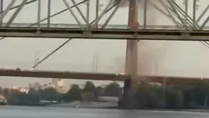 Un pod a fost lovit în Kiev cu drone cu reacție rusești. Traficul a fost oprit în zonă