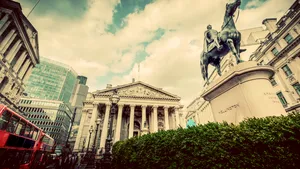 Metalul care atinge pe bursa de la Londra cea mai înaltă cotaţie din ultimii zece ani