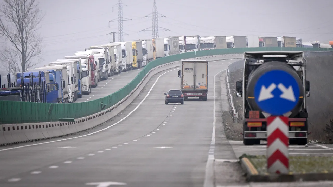 Restricţii în trafic în Capitală pentru repararea liniei de cale ferată industrială