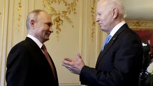 La o lună de la întâlnirea de la Geneva, Joe Biden l-a sunat pe Vladimir Putin şi i-a cerut să stopeze atacurile cibernetice venite din Rusia 