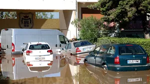 MAE: Cod portocaliu de ploi şi inundaţii în sudul Franţei. Atenţionare de călătorie