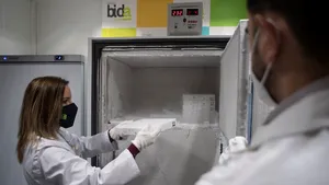 Cel mai mare studiu. Vaccinul Pfizer are o eficienţă de peste 95% împotriva Covid-19. În ce condiţii scade
