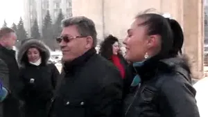 Mihai Ghimpu a sărutat zeci de fete de la Chişinău, de Dragobete - VIDEO