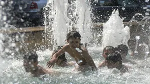 COD GALBEN de caniculă în şapte judeţe din vestul ţării, unde vor fi temperaturi de 35-37 de grade