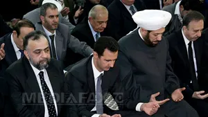 Bashar al-Assad a participat la rugăciune la o moschee din Damasc - FOTO