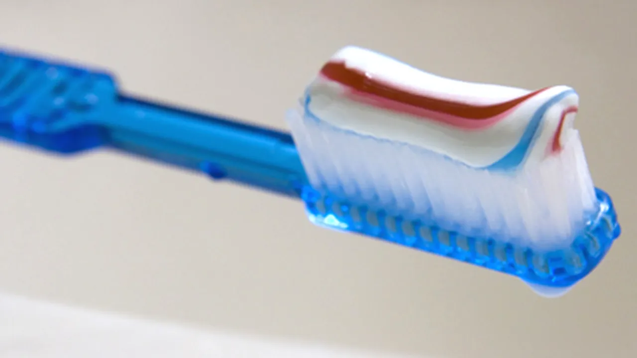 Difuzarea spotului publicitar Colgate, interzisă de CNA pe posturile tv