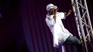 Film documentar în trei părți despre rapperul american 50 Cent