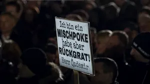 Aproximativ 15.000 de persoane au manifestat la Dresda contra 