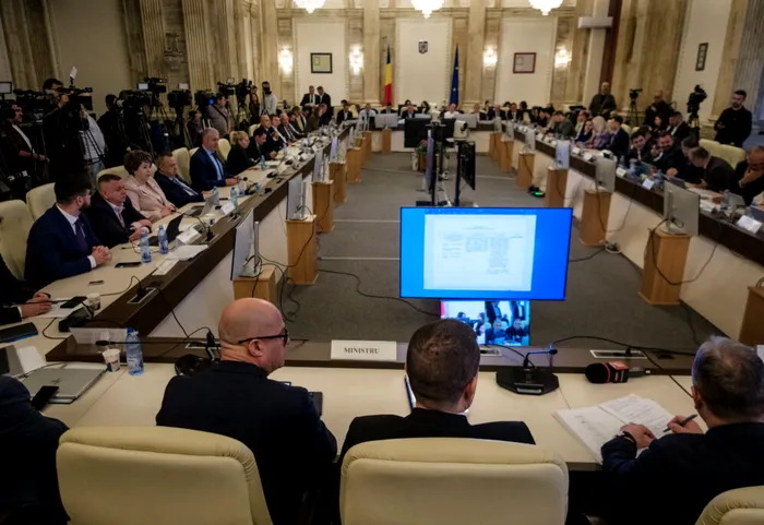 LIVE UPDATE Final de epopee. Amendamentul PSD pentru ajutoare pentru pensionari a fost respins