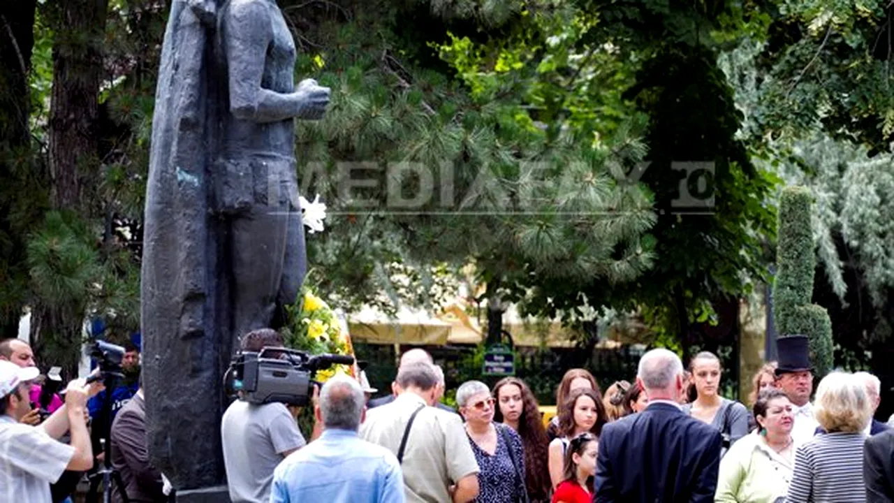 Mihai Eminescu, comemorat la 124 de ani de la moarte - FOTO