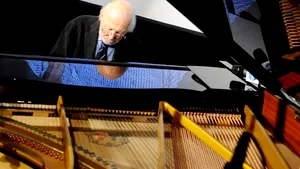 Compozitorul de muzică de film Armando Trovajoli, numit şi 