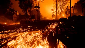 Bilanţul deceselor în urma incendiilor din California a crescut la 10 morţi