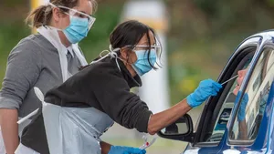 „Coronavirusul e încolţit şi se va arde până la sfârşitul lunii aprilie”. Un profesor de medicină dă verdictul despre COVID-19