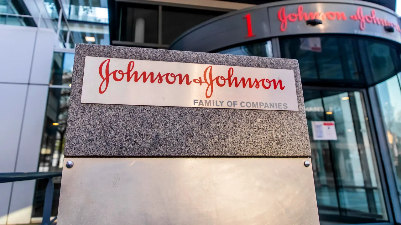 Johnson & Johnson oferă 9 miliarde de dolari pentru a „rezolva” acuzaţiile de cancer