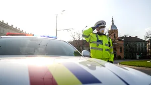 Purtarea măştilor de protecţie devine obligatorie, de astăzi, în Timişoara / Lista completă a zonelor din România unde masca e obligatorie