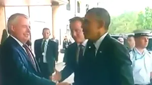 Moment stânjenitor pentru David Cameron la summitul NATO din Ţara Galilor - VIDEO