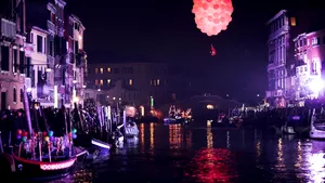 Autorităţile din Veneţia au lansat un sistem de senzori care ”spionează” telefonul fiecărui turist. Cum a fost justificată decizia