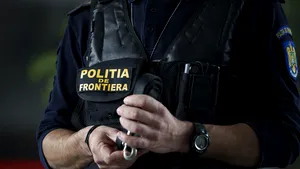 Măsuri pentru fluidizarea traficului la graniţa cu Ungaria. Maşinile aşteaptă la Petea 150 de minute
