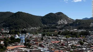 Zeci de copii răpiţi, cu vârste între 3 luni şi 15 ani, au fost salvaţi dintr-o casă din sudul Mexicului