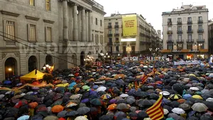 Mii de manifestanţi reclamă dreptul de a vota pentru independenţă, în Catalonia