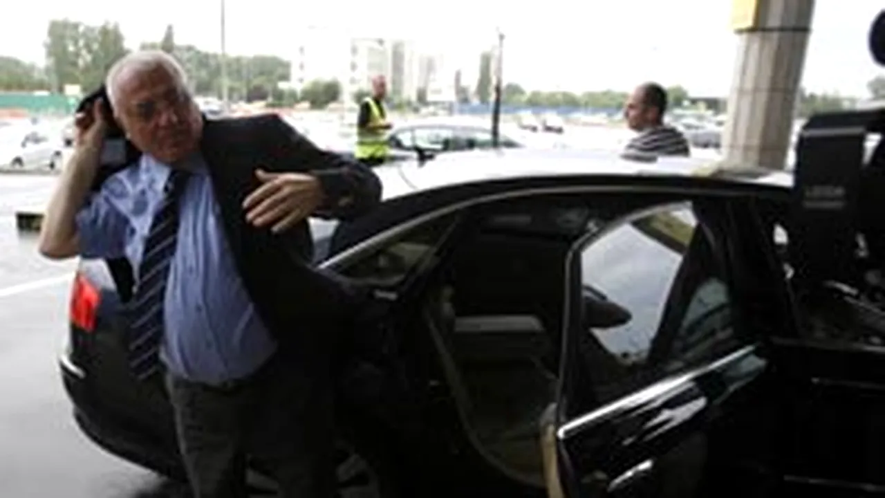 Dumitru Dragomir a fost la un pas de a fi agresat de doi suporteri rapidişti