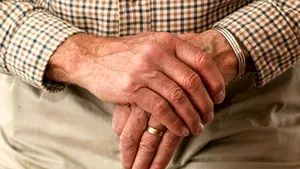 Un bătrân, plecat de acasă, a murit în curtea unui spital din Medgidia
