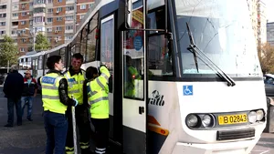 Accident la Pasajul Basarab. Două tramvaie cu călători s-au ciocnit
