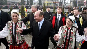 Băsescu şi Tăriceanu, în hore separate la Iaşi