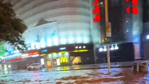 Ploi torențiale în China. Peste 80.000 de persoane evacuate în Beijing și 30 de decese