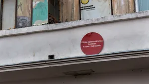 Peste 5.800 truse de prim ajutor, distribuite gratuit locatarilor din blocuri cu bulină - proiect CGMB