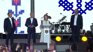 Moment istoric la Chișinău. Macron și Tusk s-au adresat moldovenilor în limba română: „Nu lăsați Rusia să se întoarcă aici”