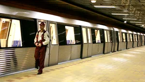 Hundreds Of Romanian Subway Workers March Up To Fin Ministry In Protest Over Wages
