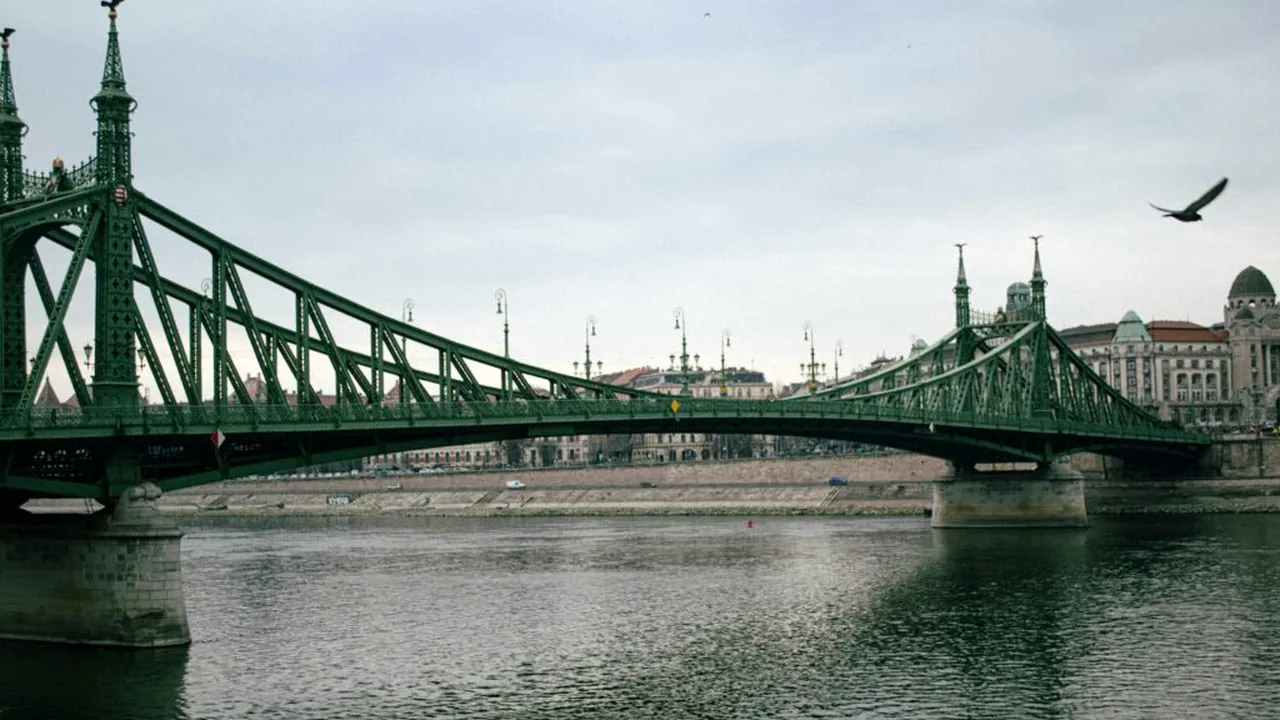 Cutremur în Ungaria. Budapesta retrogradată la „junk”. Scenariul ce dă fiori și la București