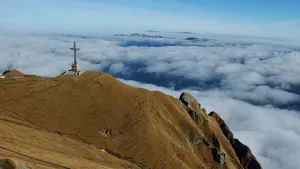 Crucea de pe Caraiman va fi restaurată. Cât costă proiectul