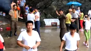 REPORTAJ: Nord-coreenii aşa cum n-au fost văzuţi niciodată. Turul Berii şi alte poveşti, de la un turist american în ţara lui Kim Jong-un - VIDEO