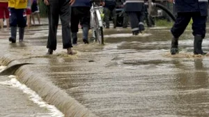 Ucraina: Aproximativ 40 de morţi sau dispăruţi în urma inundaţiilor