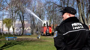 Un poliţist local din Sectorul 1 şi-a reclamat superiorii că l-au obligat să poarte uniformă