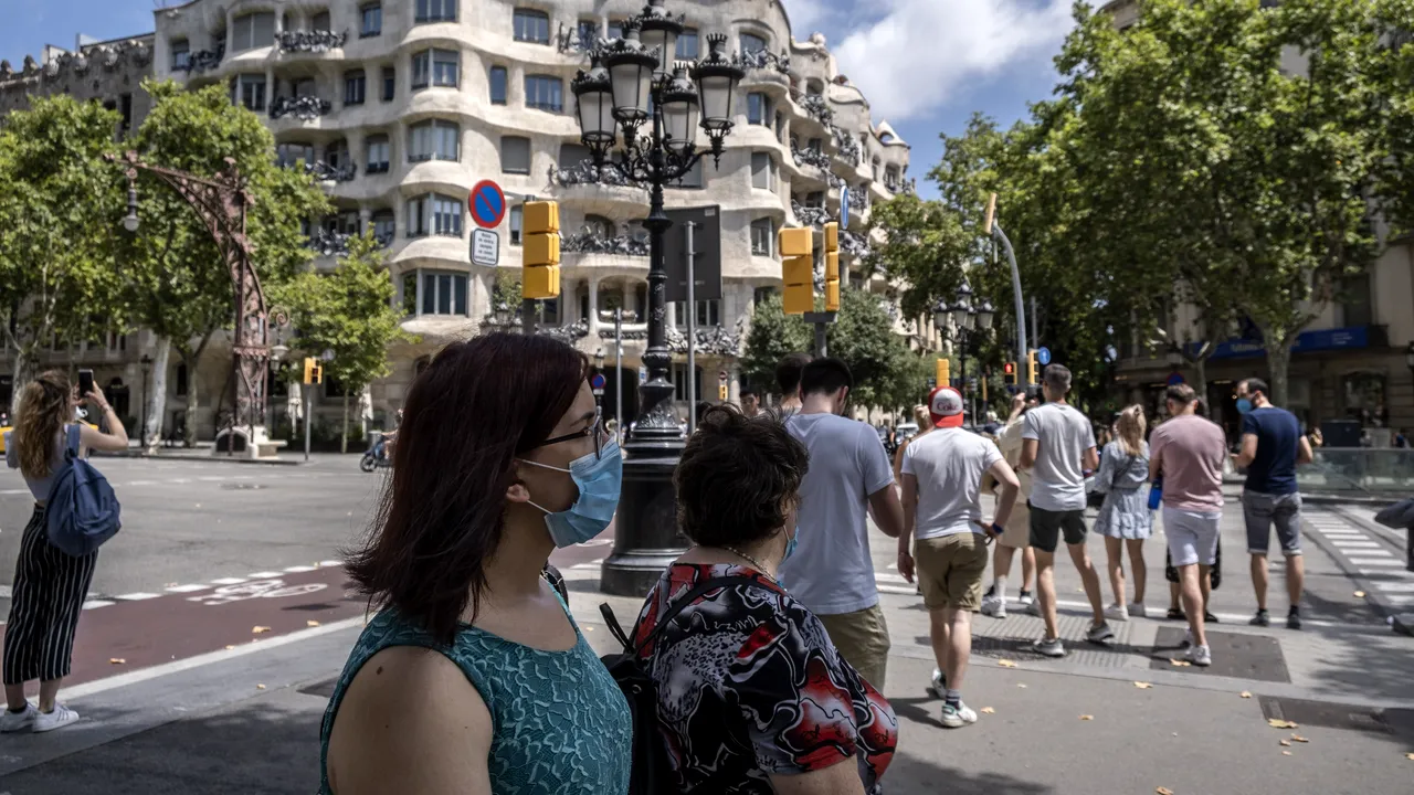 Spania, sub Cod galben şi Cod portocaliu de caniculă. Turiştii români sunt avertizaţi că vin ploi torenţiale, vijelii şi grindină