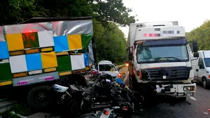 FOTO Accident grav pe autostrada A1 Bucureşti-Piteşti. O persoană a murit, iar alta e grav rănită. Bărbatul decedat era salvamontist