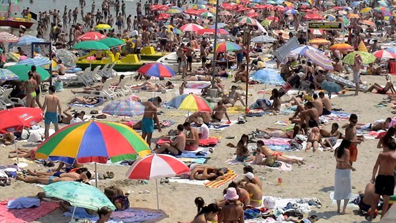 Petrescu: Ar trebui organizate evenimente pentru ca turiştii să nu vină pe litoral doar vara