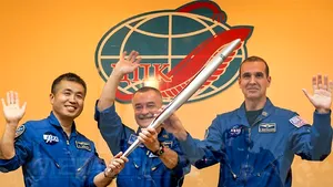 Capsula Soyuz care are la bord flacăra olimpică s-a conectat la Staţia Spaţială Internaţională