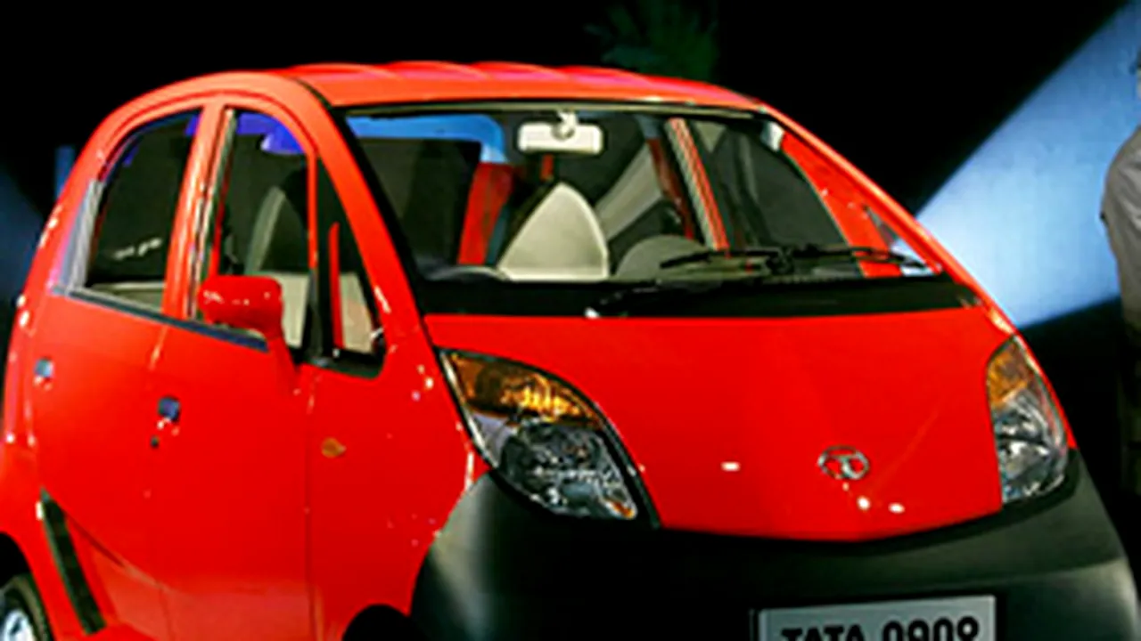 Nano, cel mai ieftin autoturism din lume, va fi lansat pe piaţa indiană în octombrie