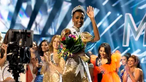 Miss Universe 2019. Zozibini Tunzi, reprezentanta Africii de Sud, aleasă cea mai frumoasă femeie din univers. VIDEO