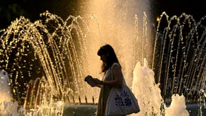ANM: Val de caniculă și nopți tropicale în București. Temperaturile urcă până la 38 de grade