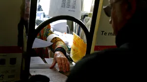 Digitalizare: Amenzi pentru funcționarii și instituțiile care pun cetățenii pe drumuri