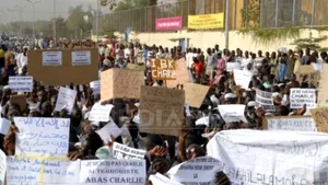 SUA condamnă violenţele izbucnite în ţări musulmane în timpul unor mitinguri contra Charlie Hebdo - FOTO